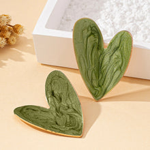 A Pair of Women's Earrings, Smooth Irregular Heart-Shaped Earrings, Suitable for Everyday Wear and Vacation Wear