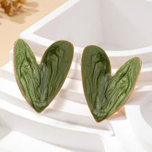 A Pair of Women's Earrings, Smooth Irregular Heart-Shaped Earrings, Suitable for Everyday Wear and Vacation Wear