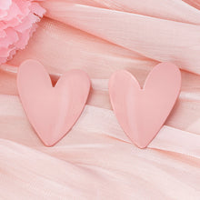 A Pair of Women's Earrings, Smooth Irregular Heart-Shaped Earrings, Suitable for Everyday Wear and Vacation Wear