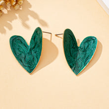 A Pair of Women's Earrings, Smooth Irregular Heart-Shaped Earrings, Suitable for Everyday Wear and Vacation Wear