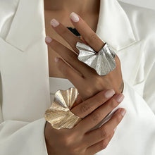 Ginkgo Leaf Ring for Women Men Fashiontrend Classic Metal Pleated Personality Leaf Fan-Shaped Finger Ring Punk Party Jewelry