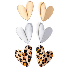 A Pair of Women's Earrings, Smooth Irregular Heart-Shaped Earrings, Suitable for Everyday Wear and Vacation Wear